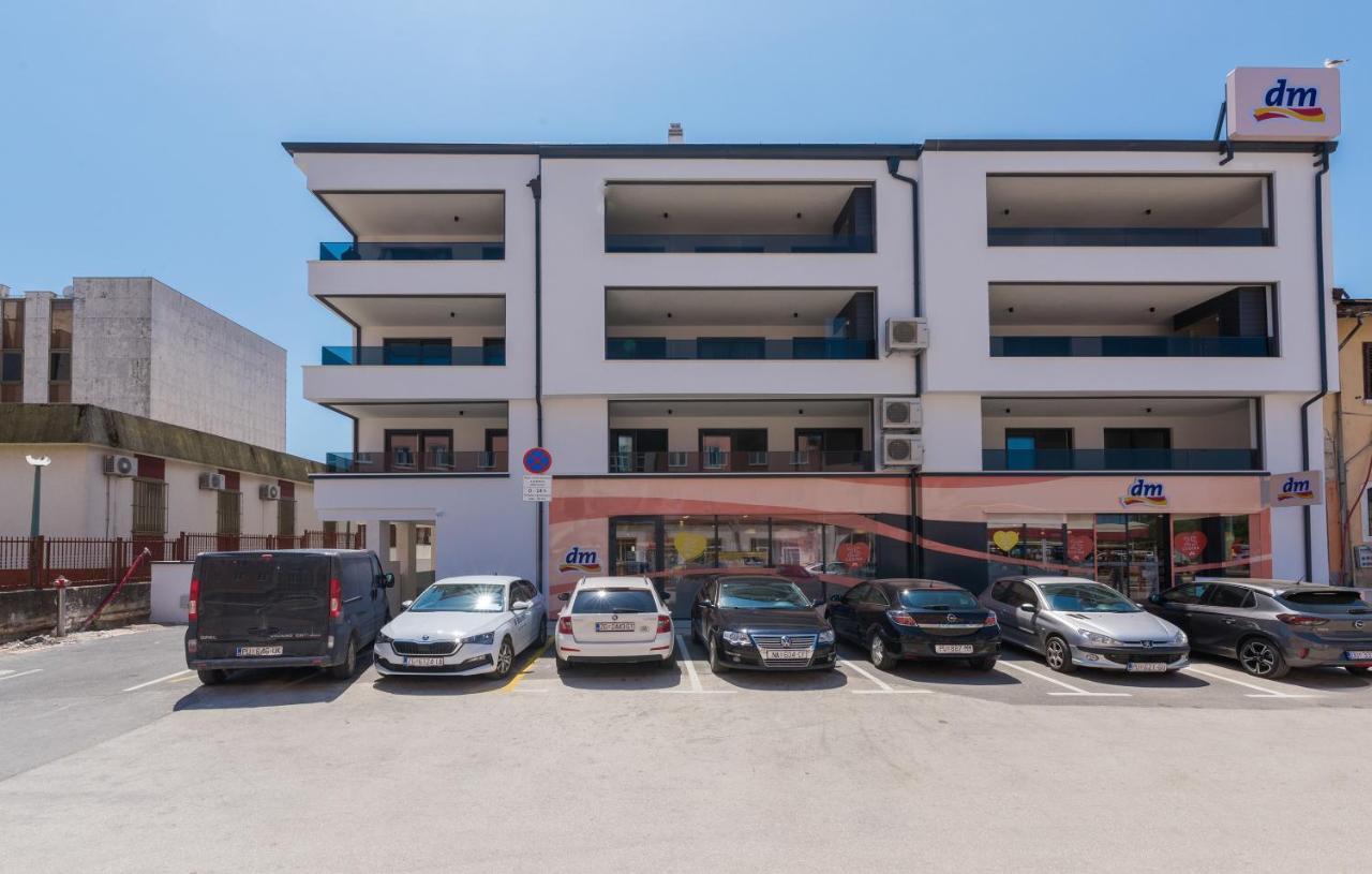 Val Di Bora 2 Apartment Porec Exterior photo